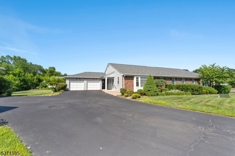 6 Lynn Ct