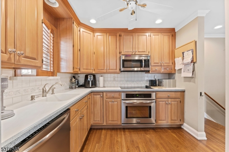 6 Lynn Ct