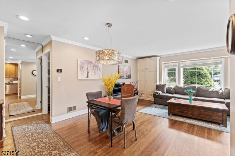 6 Lynn Ct