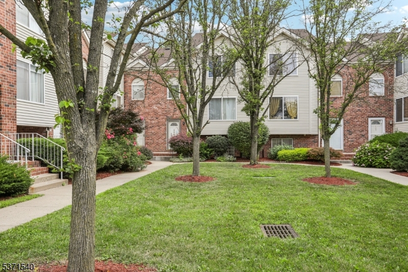 306 Holly Dr