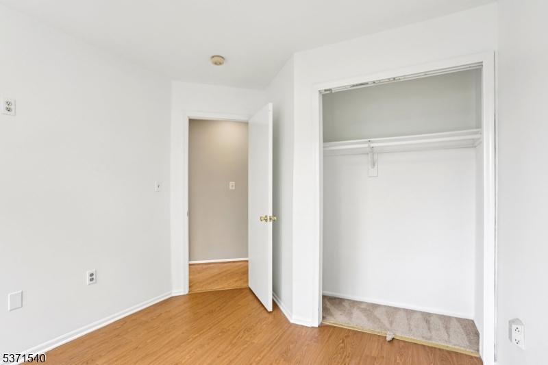 306 Holly Dr