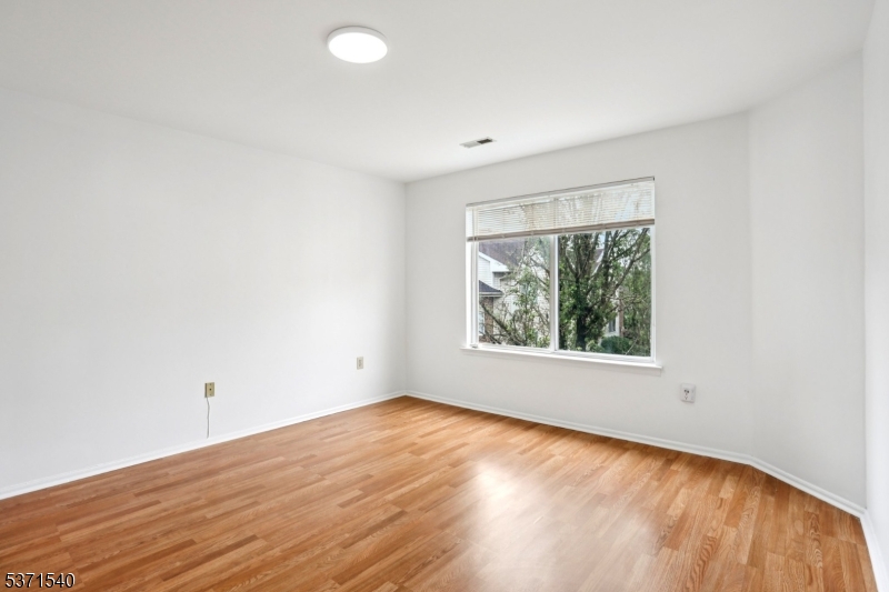 306 Holly Dr