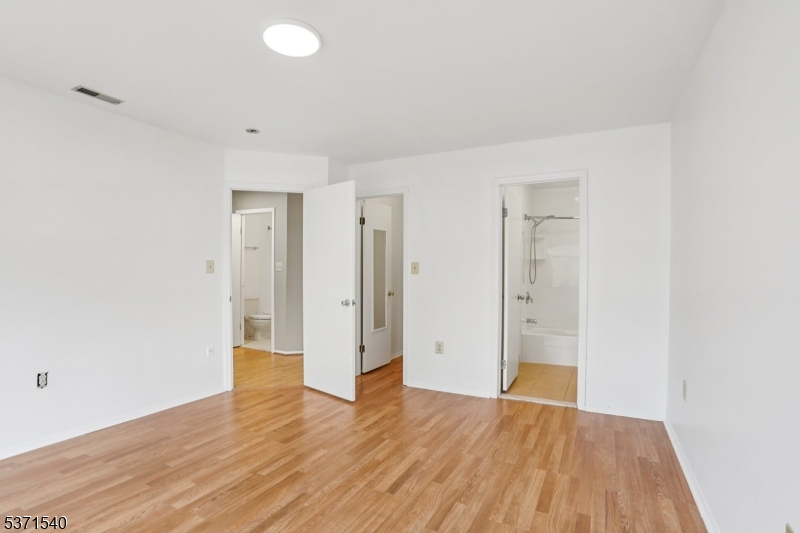 306 Holly Dr