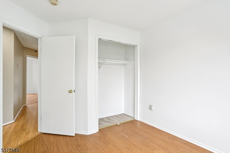 306 Holly Dr
