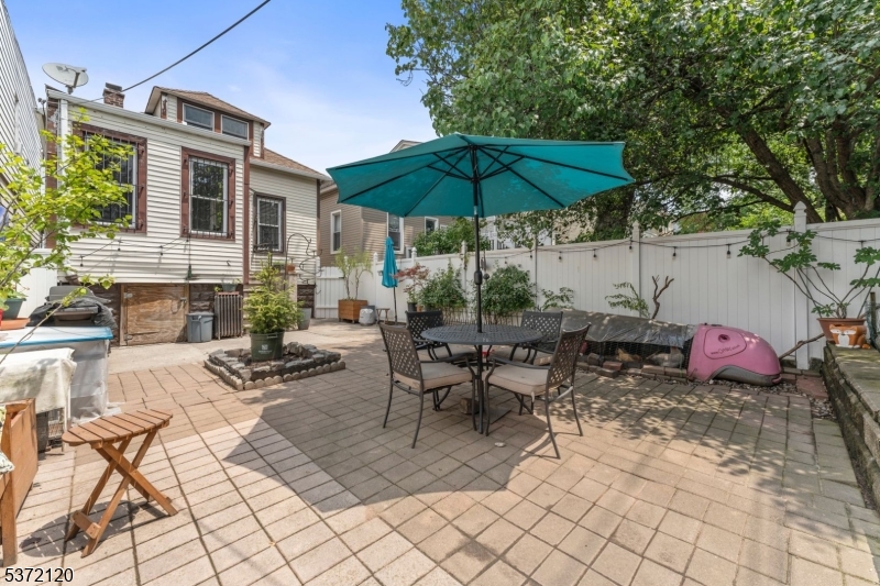 303 Armstrong Ave
