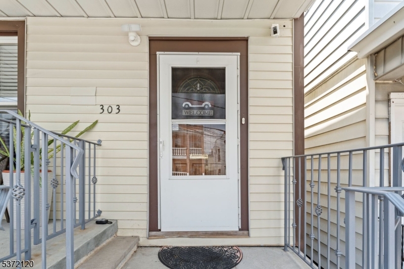 303 Armstrong Ave