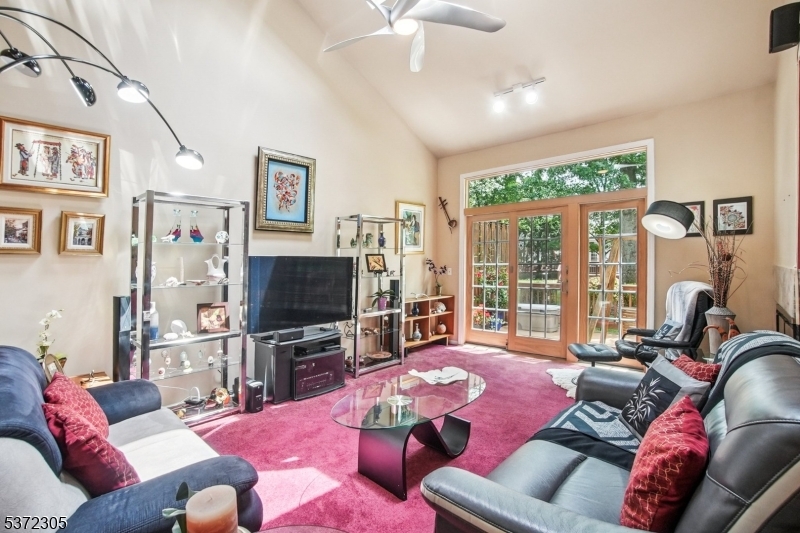 764 Vanessa Ln