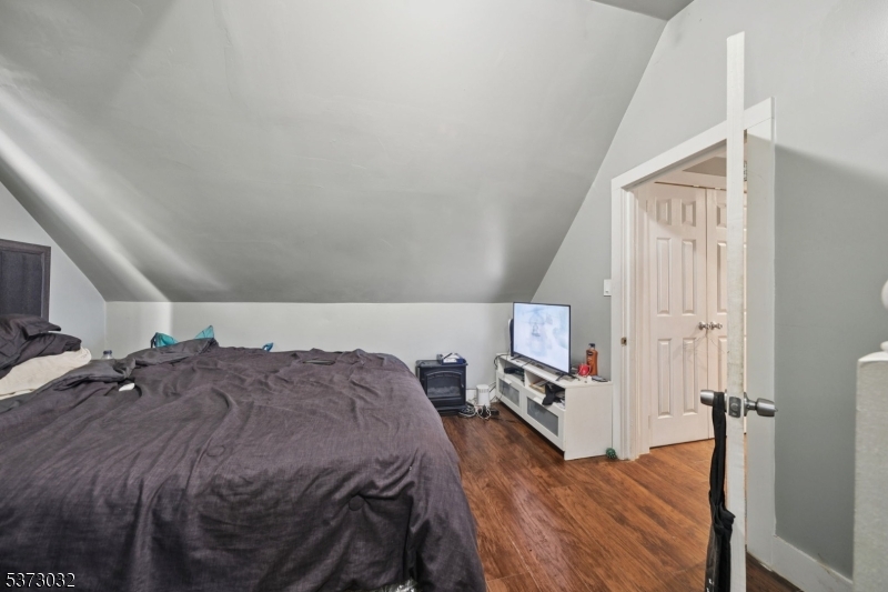 297 W Runyon St