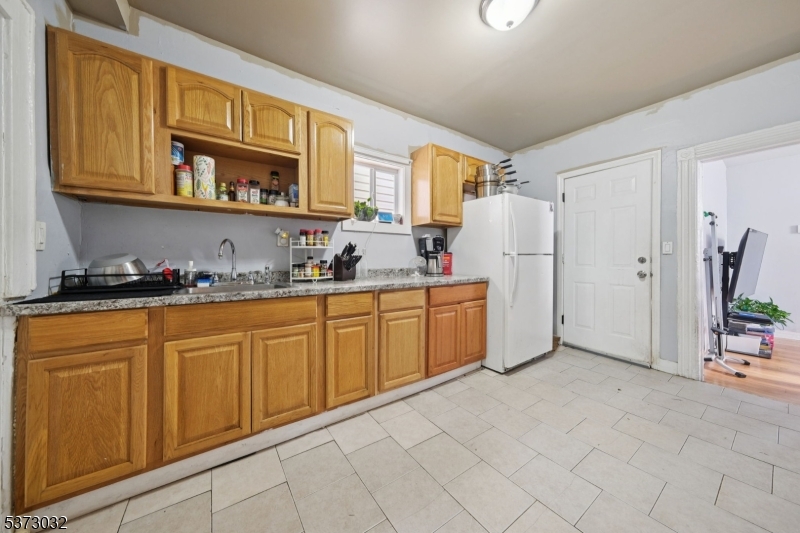 297 W Runyon St