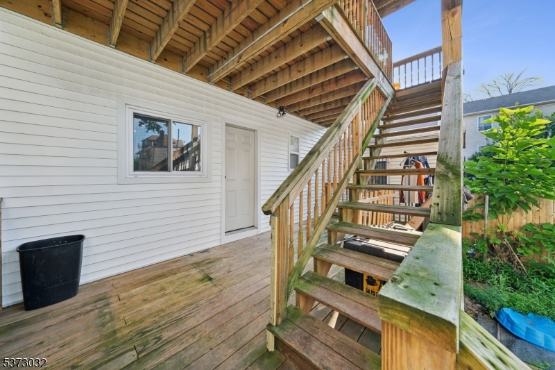 297 W Runyon St