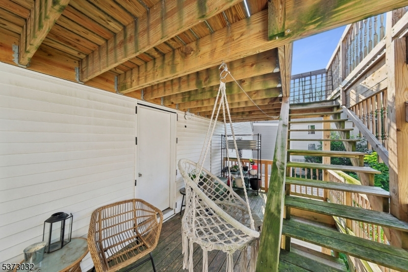 297 W Runyon St