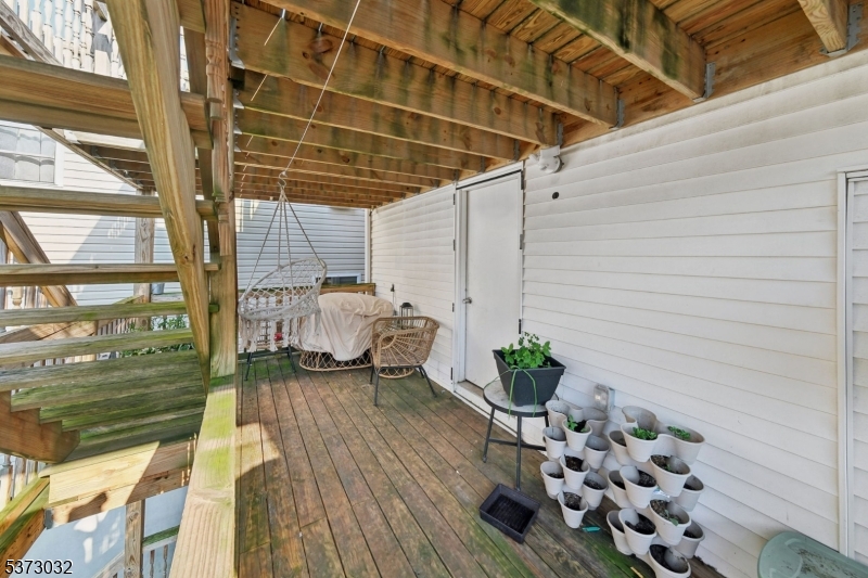 297 W Runyon St