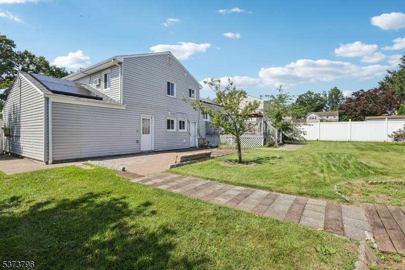 17 Aberdeen Ave