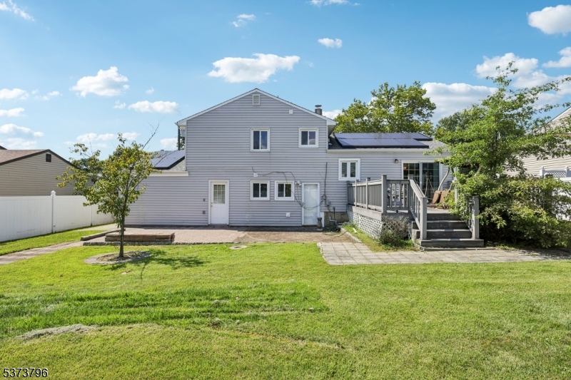 17 Aberdeen Ave