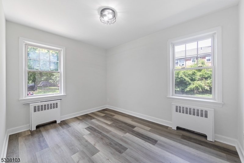 495 Main St, E1 E1