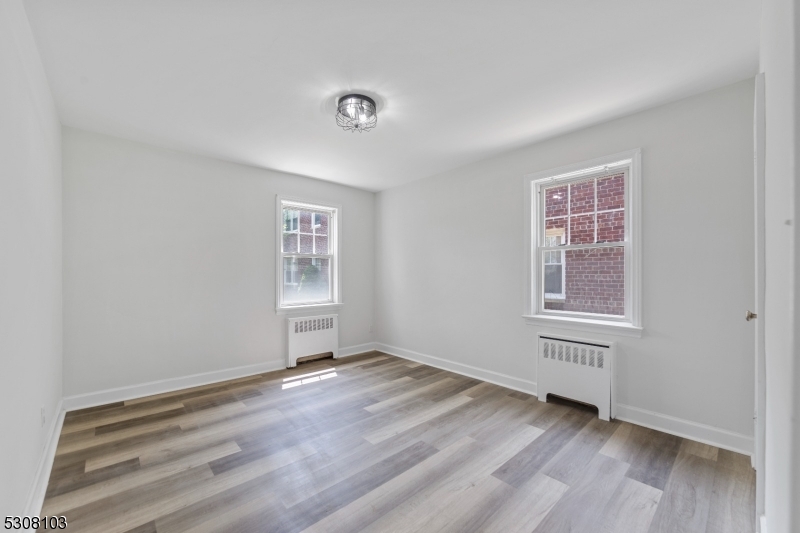 495 Main St, E1 E1