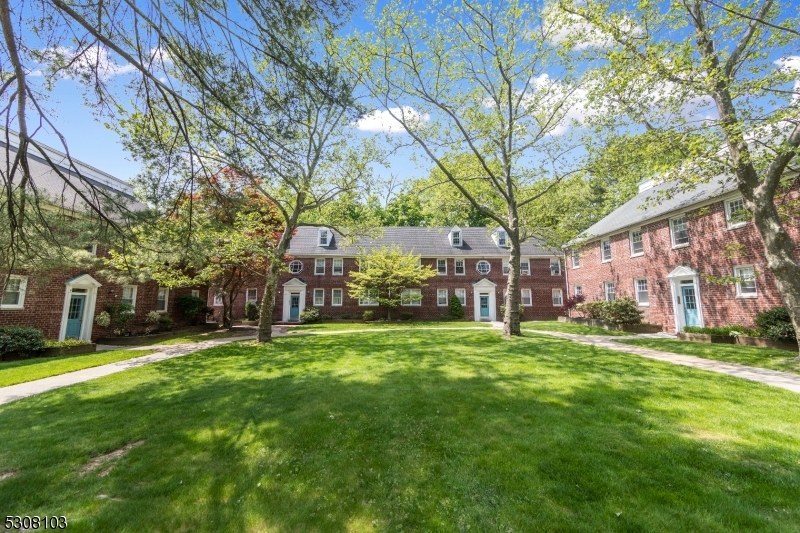 495 Main St, E1 E1
