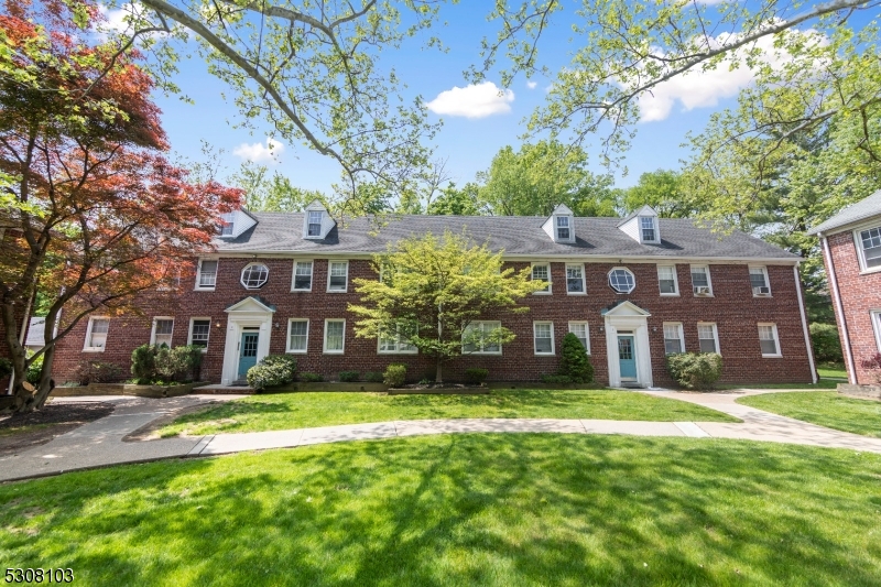 495 Main St, E1 E1