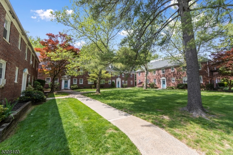 495 Main St, E1 E1