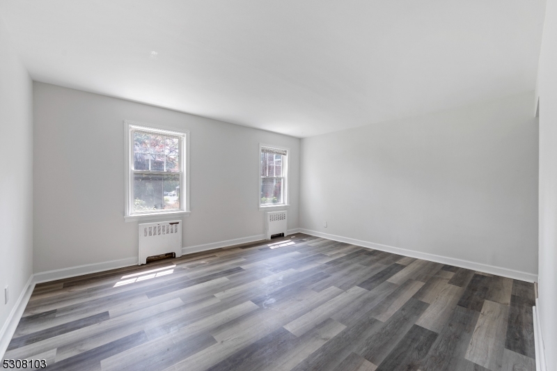 495 Main St, E1 E1
