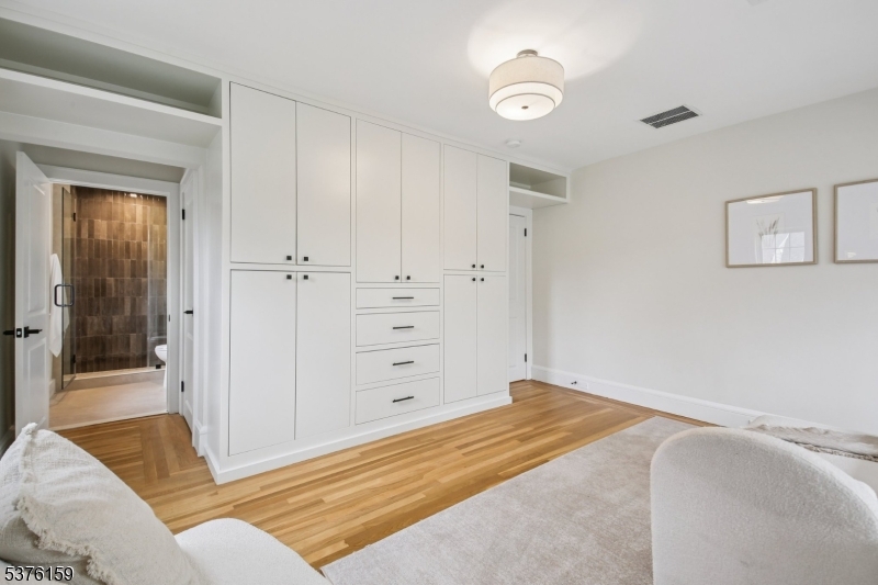 26 Morris Pl