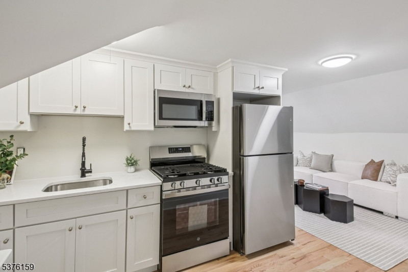 26 Morris Pl
