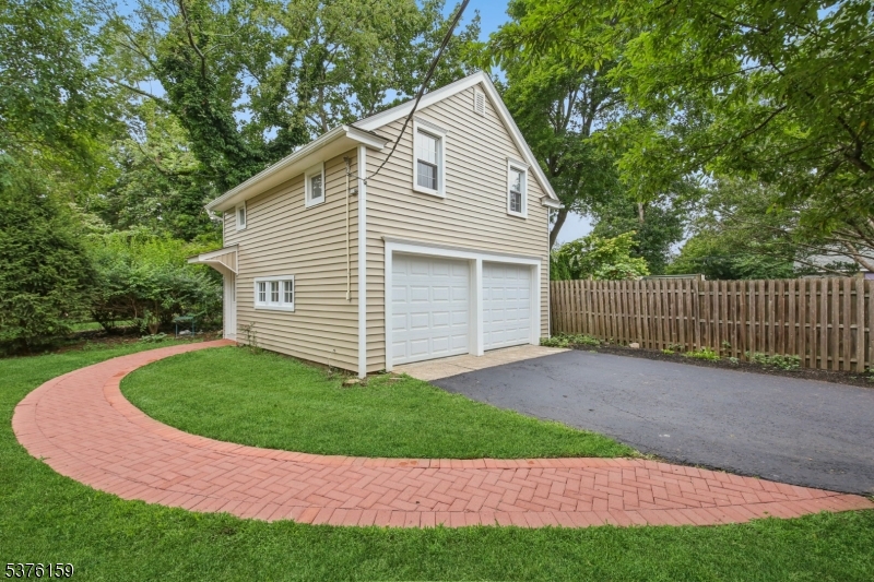 26 Morris Pl