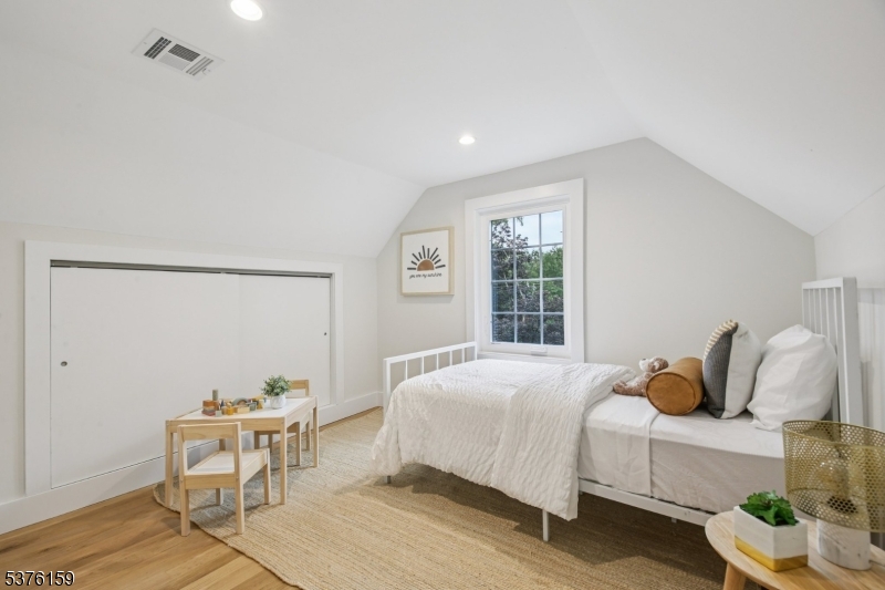 26 Morris Pl