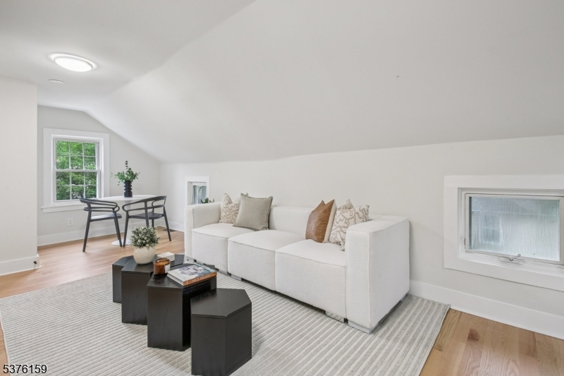 26 Morris Pl