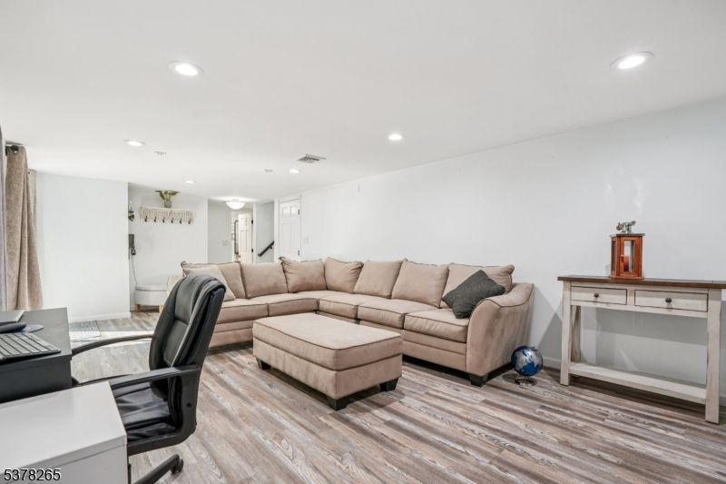 108 Briar Hills Cir
