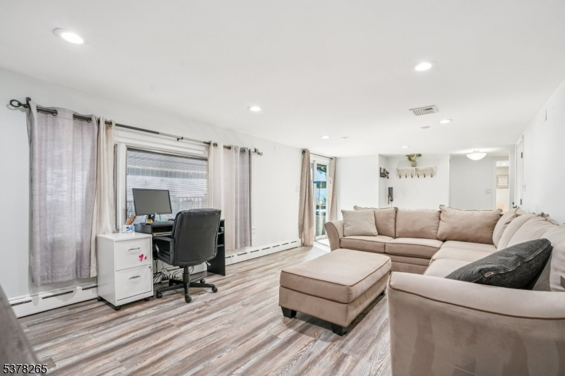 108 Briar Hills Cir