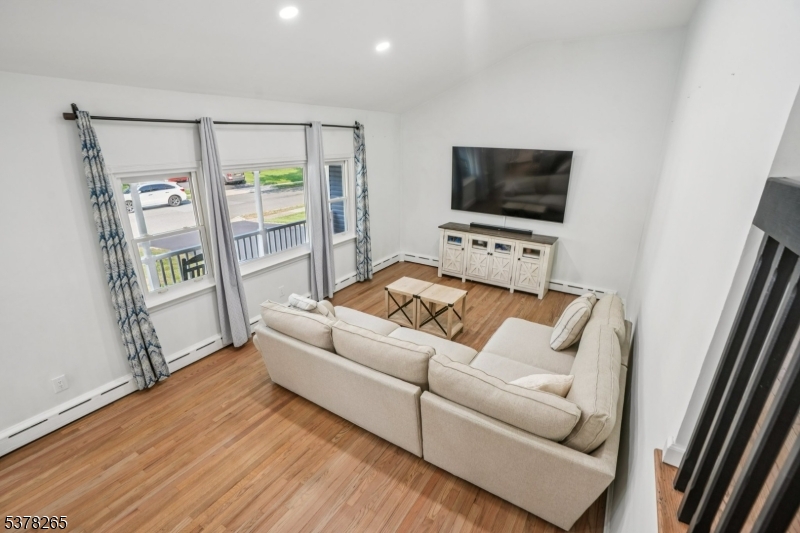 108 Briar Hills Cir