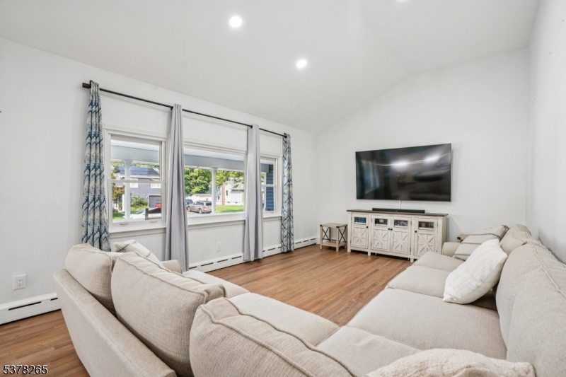 108 Briar Hills Cir