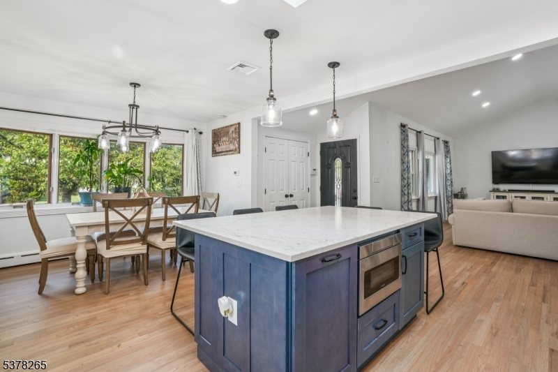 108 Briar Hills Cir