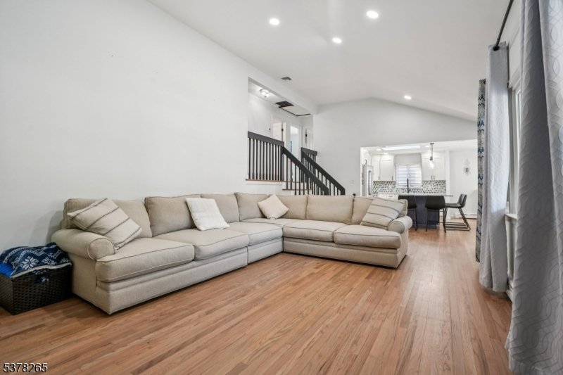 108 Briar Hills Cir