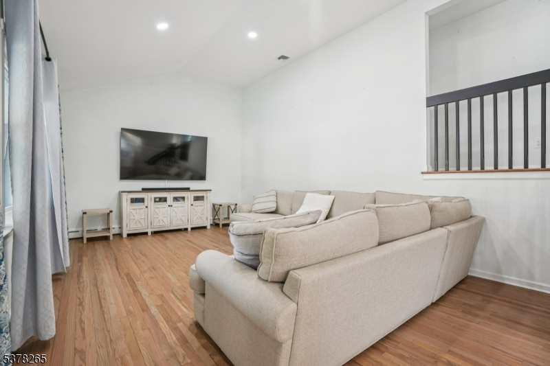 108 Briar Hills Cir
