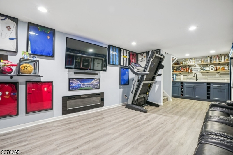 108 Briar Hills Cir