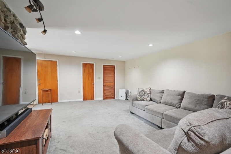 34 Stony Brook Rd