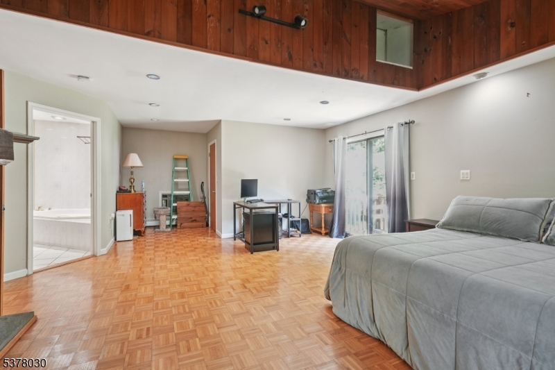 34 Stony Brook Rd