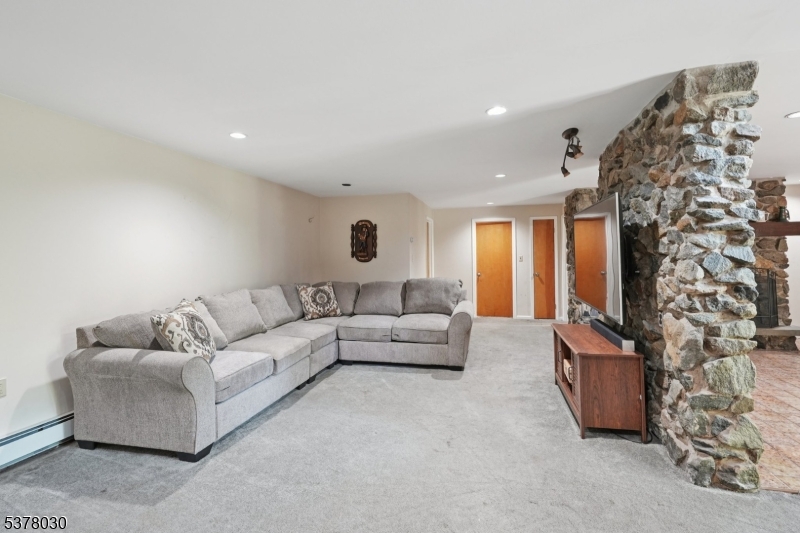 34 Stony Brook Rd