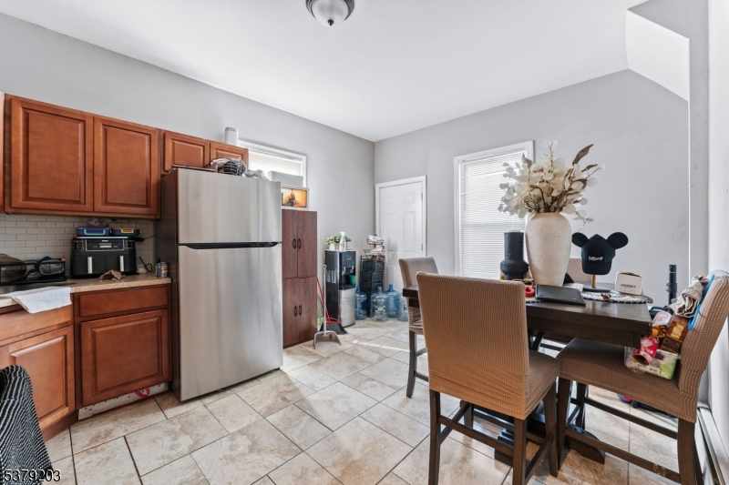 261-263 Fair St 2