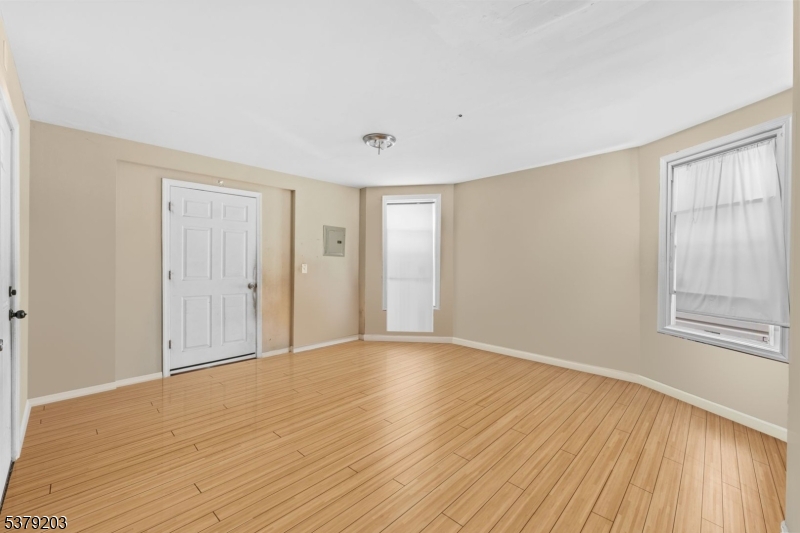261-263 Fair St 2