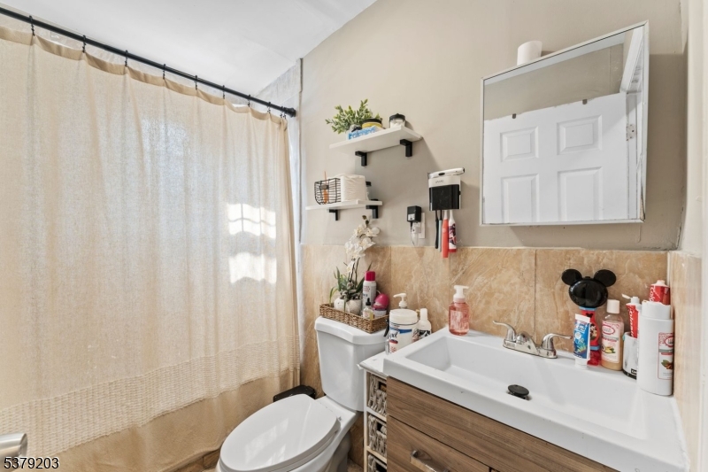 261-263 Fair St 2