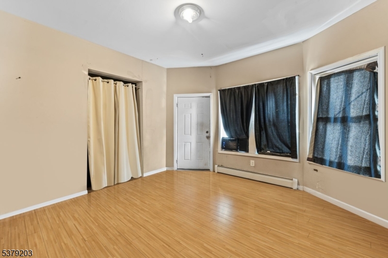 261-263 Fair St 2