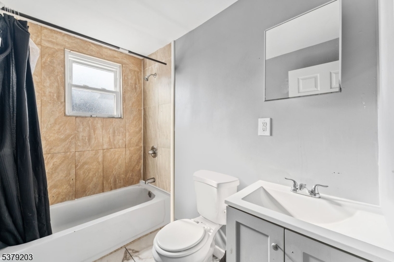 261-263 Fair St 2