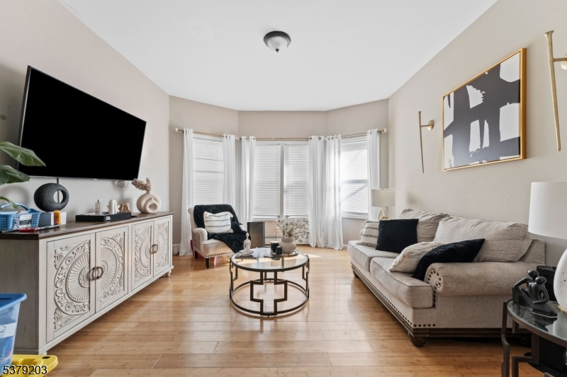261-263 Fair St 2