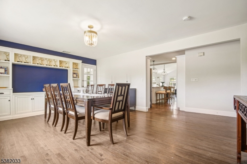 11 Circle Rd