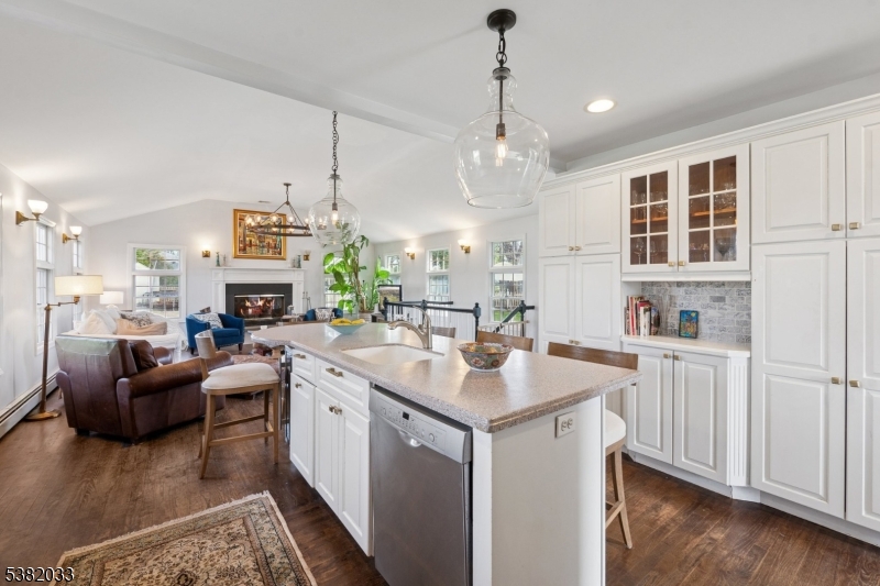 11 Circle Rd