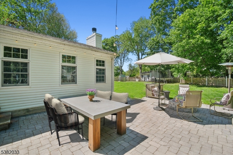 11 Circle Rd