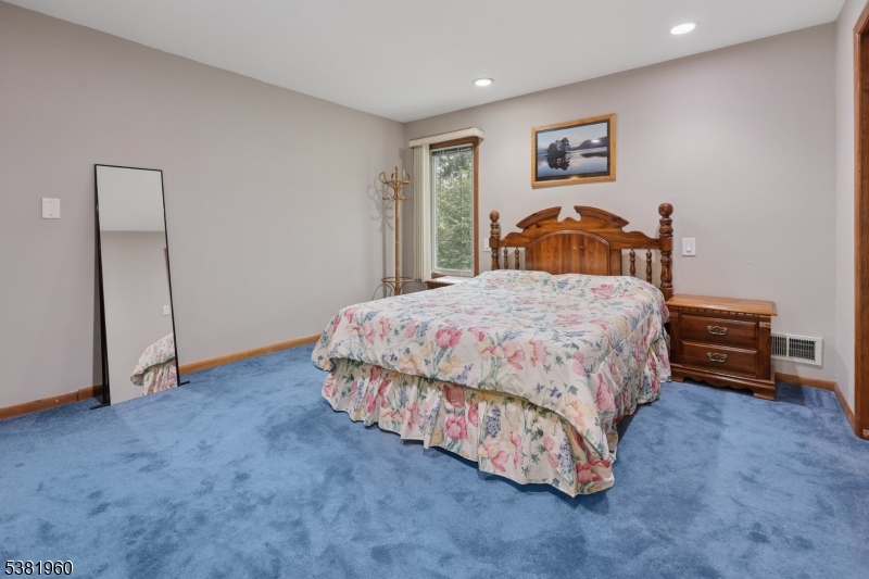 7 Canyon Woods Ct